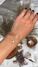 Load image into Gallery viewer, 2 Armbanden Heart (Goud) / 2 Bracelets Heart (Doré)
